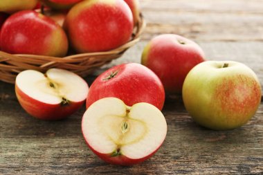 Olgun ve tatlı elma  