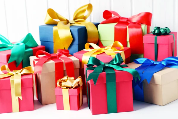 Kurdeleli hediye kutuları 