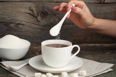 El tutma Seramik kaşık