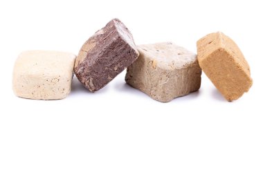 Beyaz izole lezzetli helva  