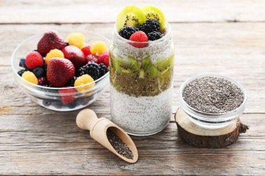 Chia pudingi çilek ile 