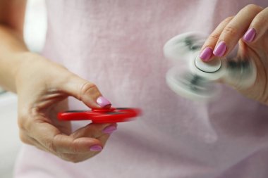   Spinner oyuncaklar kıpır