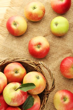 Olgun ve tatlı elma 