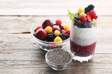 Chia pudingi çilek ile 