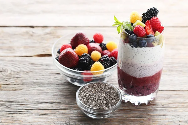 Chia pudingi çilek ile 