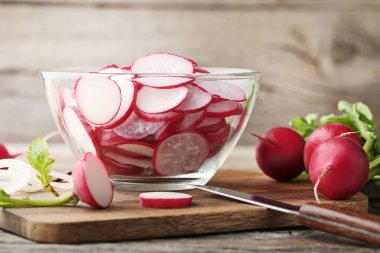 kırmızı turp dilimlenmiş 