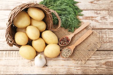 Hasır sepette patates