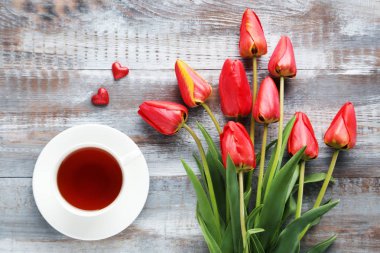 Kırmızı lale buketi 