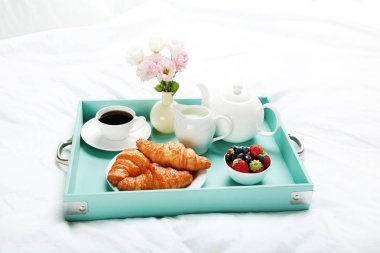 kruvasan ile lezzetli breakfast 