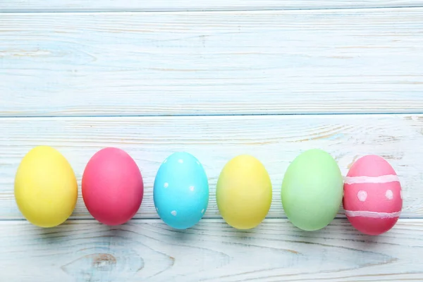 Masadaki paskalya yumurtaları — Stok fotoğraf