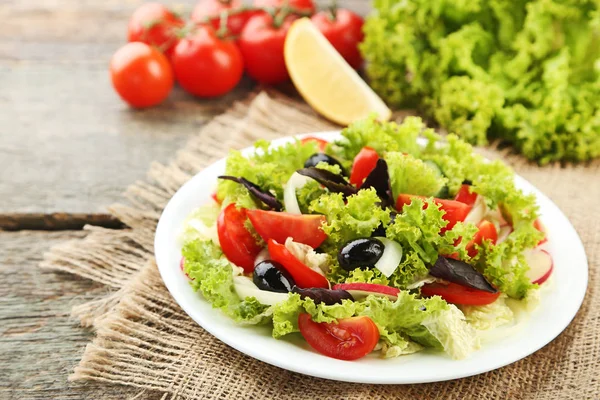 Verse salade met groenten — Stockfoto