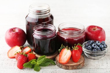 Cam Kavanoz reçel çeşitleri ile