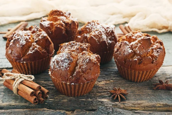 Νόστιμα muffins με κανέλα και γλυκάνισο — Φωτογραφία Αρχείου