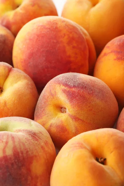 Стиглі та солодкі персики фрукти — стокове фото