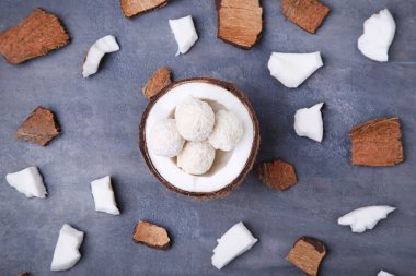 Hindistan cevizi şeker tablo ile