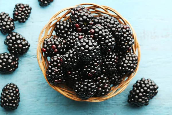 成熟而甜美的黑莓 — 图库照片