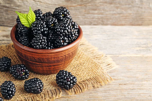 Ripe and sweet blackberries — Stock Photo, Image