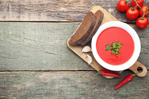 Tomato soup with parsley 