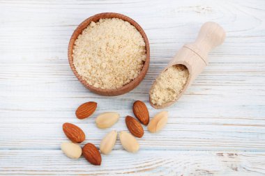 Badem kase ve Kepçe 