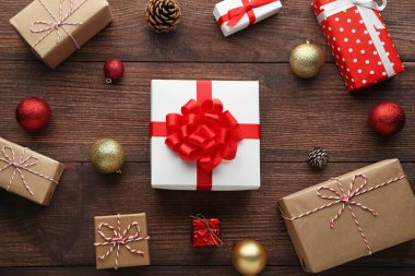 Hediye kutuları baubles ile 