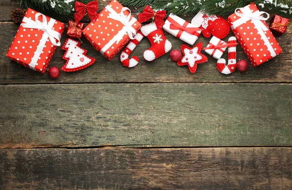 Fir-julgran grenar med grannlåt — Stockfoto