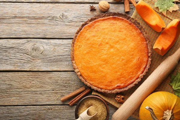 Pumpkin tart with cinnamon — Stock Photo, Image