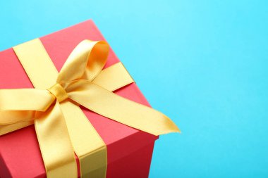 Kurdeleli hediye kutusu 