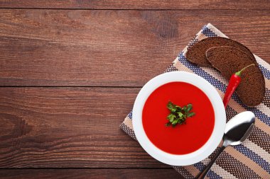 Tomato soup with parsley 