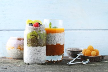 Chia pudingi çilek ile 