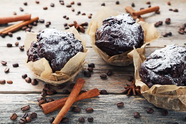 Шоколадные кексы с кофейными зёрнами — стоковое фото