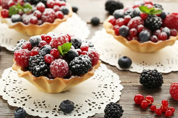 Çilek ile lezzetli tartlets — Stok fotoğraf