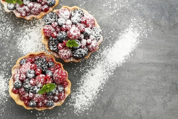 Çilek ile lezzetli tartlets — Stok fotoğraf