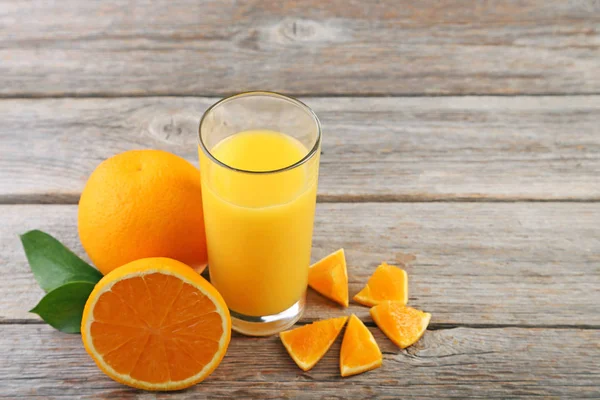 Glass of orange juice — Stock Photo, Image