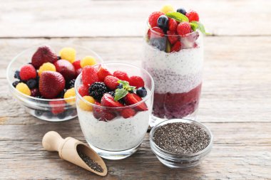 Chia pudingi çilek ile 