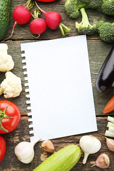 Blank recipe paper with vegetables — Stock Photo, Image