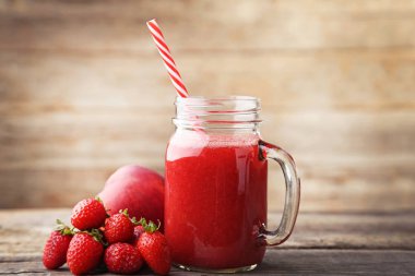 Cam Kavanoz içinde kırmızı yüzlü 