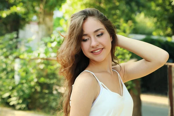 Portrait Beautiful Young Woman Park — Stock Photo, Image