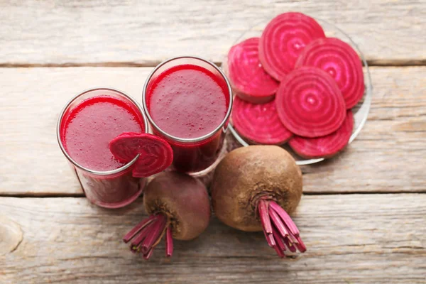 Jugo Remolacha Fresca Vidrio Sobre Fondo Madera — Foto de Stock