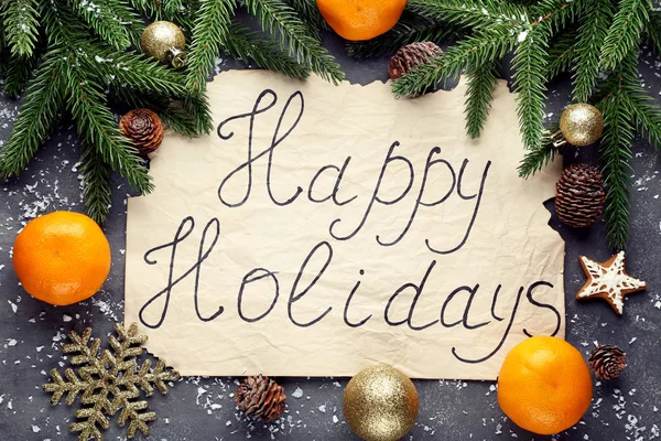 Felirat Happy Holiday Fenyő Ágai Mandarin — Stock Fotó