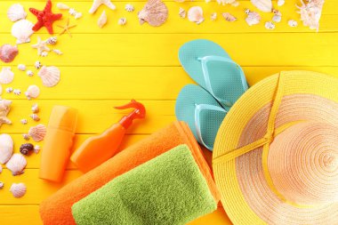 Kabukları ile plaj aksesuarları 