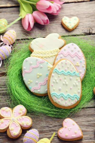 Easter Cookies Green Nest Wooden Table — Stock Photo, Image
