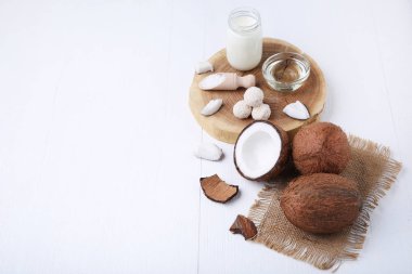 Hindistan cevizi şeker ve şişe ile 