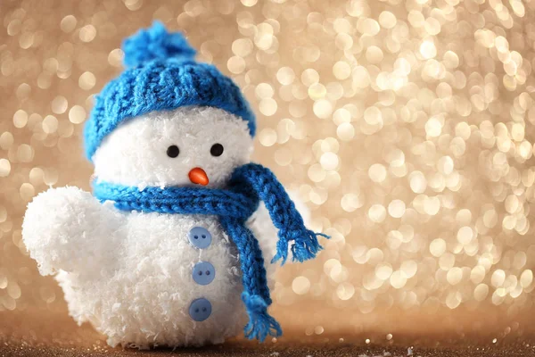 Невеликий сніговика іграшка — стокове фото