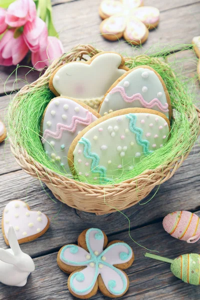 Easter cookies in basket — Stock Photo, Image