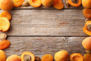 Tatlı kayısı ile çerçeve