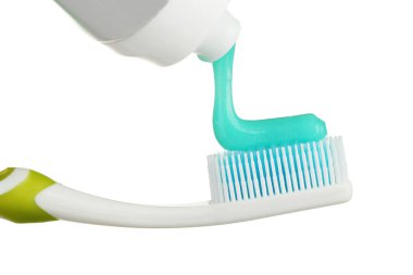 Diş fırçası ve diş macunu Beyaz Arkaplanda izole edildi