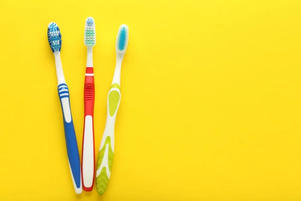 Tandenborstels Gele Achtergrond — Stockfoto
