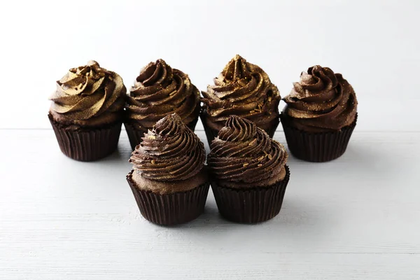 Chocolade Cupcakes Witte Houten Tafel — Stockfoto