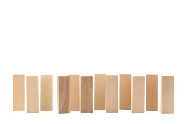 Tahta bloklar oyun üzerinde izole beyaz arka plan kule