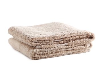 Beyaz bir arka plan üzerinde izole bej havlu